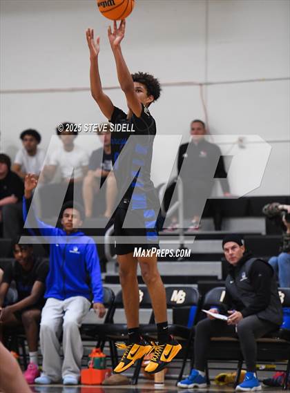 Thumbnail 3 in Rancho Buena Vista vs. La Jolla Country Day photogallery.