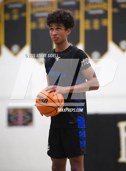 Thumbnail 3 in Rancho Buena Vista vs. La Jolla Country Day photogallery.