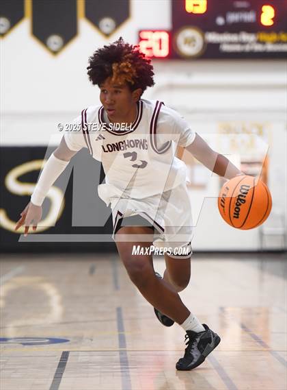 Thumbnail 3 in Rancho Buena Vista vs. La Jolla Country Day photogallery.