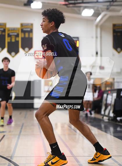 Thumbnail 3 in Rancho Buena Vista vs. La Jolla Country Day photogallery.