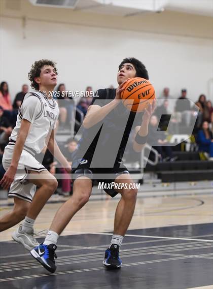 Thumbnail 1 in Rancho Buena Vista vs. La Jolla Country Day photogallery.