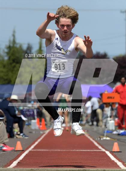 Thumbnail 2 in WIAA 4A Track and Field Championships (Boys Events) photogallery.