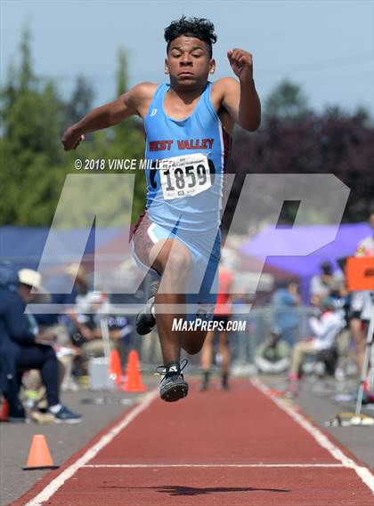 Thumbnail 2 in WIAA 4A Track and Field Championships (Boys Events) photogallery.