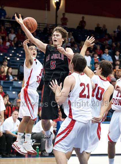 Thumbnail 1 in Cathedral vs La Jolla (SDS D3 Final) photogallery.