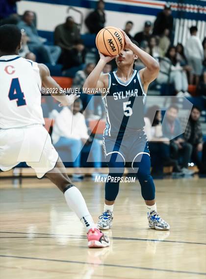 Thumbnail 3 in Chaminade vs Sylmar (7th Annual West Valley Tip-off Classic) photogallery.