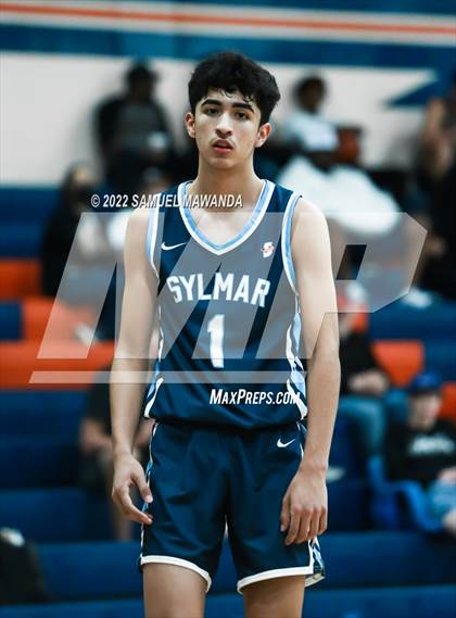 Thumbnail 3 in Chaminade vs Sylmar (7th Annual West Valley Tip-off Classic) photogallery.