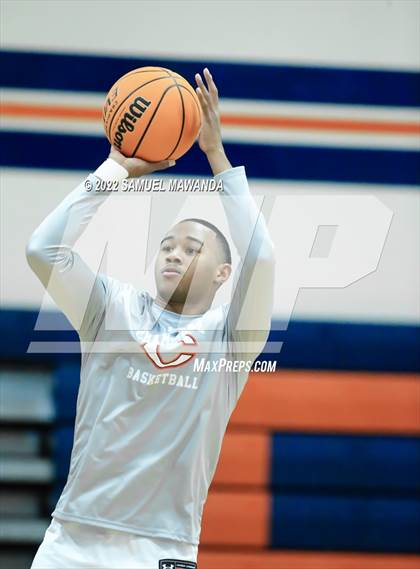Thumbnail 2 in Chaminade vs Sylmar (7th Annual West Valley Tip-off Classic) photogallery.