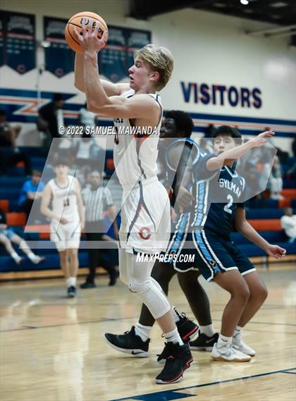 Thumbnail 3 in Chaminade vs Sylmar (7th Annual West Valley Tip-off Classic) photogallery.