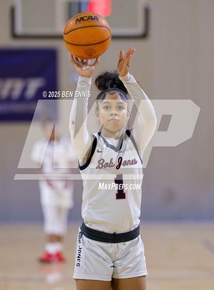 Thumbnail 2 in River Ridge vs. Bob Jones (She Got Game Classic) photogallery.