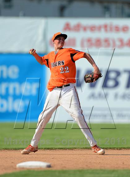 Thumbnail 2 in Lyndonville @ Fillmore (NYSPHSAA Section V Class-DD Final) photogallery.