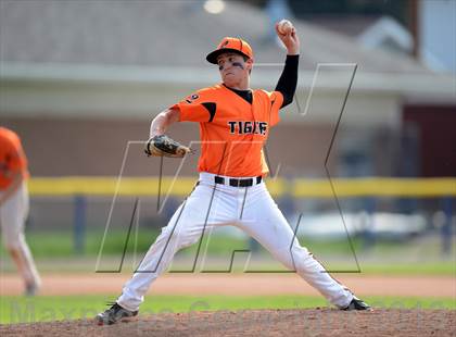 Thumbnail 2 in Lyndonville @ Fillmore (NYSPHSAA Section V Class-DD Final) photogallery.