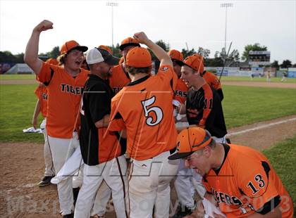 Thumbnail 3 in Lyndonville @ Fillmore (NYSPHSAA Section V Class-DD Final) photogallery.