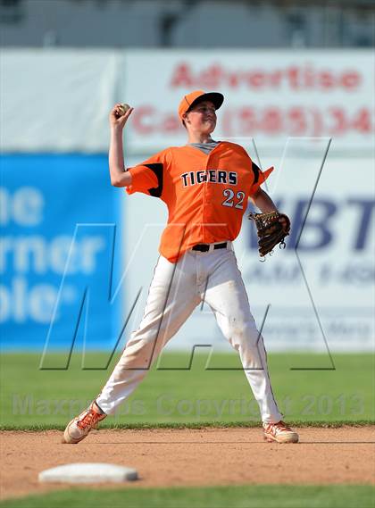 Thumbnail 3 in Lyndonville @ Fillmore (NYSPHSAA Section V Class-DD Final) photogallery.