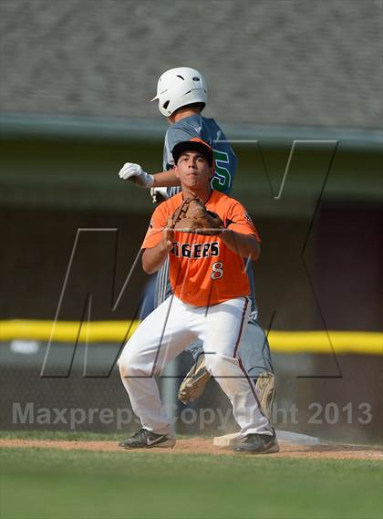 Thumbnail 3 in Lyndonville @ Fillmore (NYSPHSAA Section V Class-DD Final) photogallery.