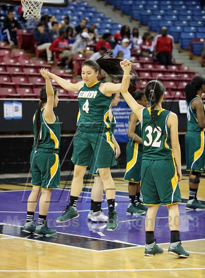 Thumbnail 3 in St. Mary's vs Kennedy (CIF SJS D1 Final) photogallery.