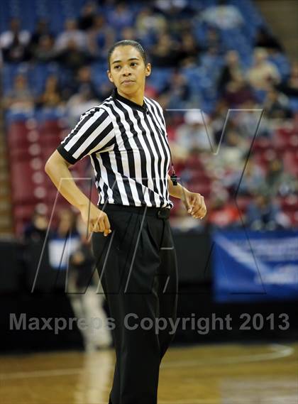 Thumbnail 3 in St. Mary's vs Kennedy (CIF SJS D1 Final) photogallery.