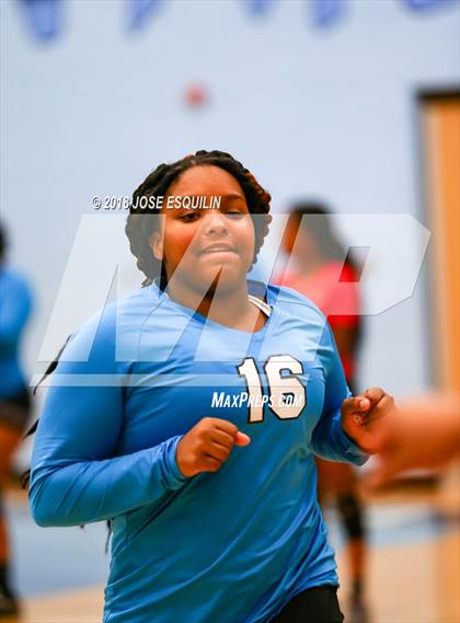 Thumbnail 3 in Hylton @ Potomac photogallery.