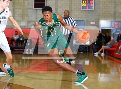 Thumbnail 2 in De La Salle vs. Long Beach Poly (Nike Extravaganza) photogallery.