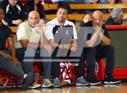 Thumbnail 2 in De La Salle vs. Long Beach Poly (Nike Extravaganza) photogallery.