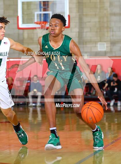 Thumbnail 3 in De La Salle vs. Long Beach Poly (Nike Extravaganza) photogallery.