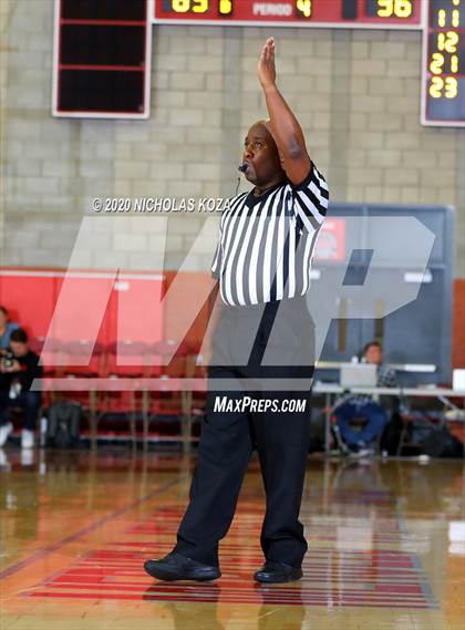 Thumbnail 3 in De La Salle vs. Long Beach Poly (Nike Extravaganza) photogallery.