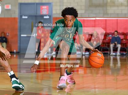 Thumbnail 2 in De La Salle vs. Long Beach Poly (Nike Extravaganza) photogallery.