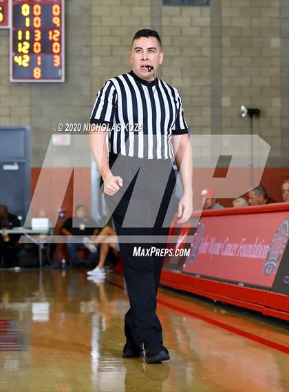 Thumbnail 1 in De La Salle vs. Long Beach Poly (Nike Extravaganza) photogallery.
