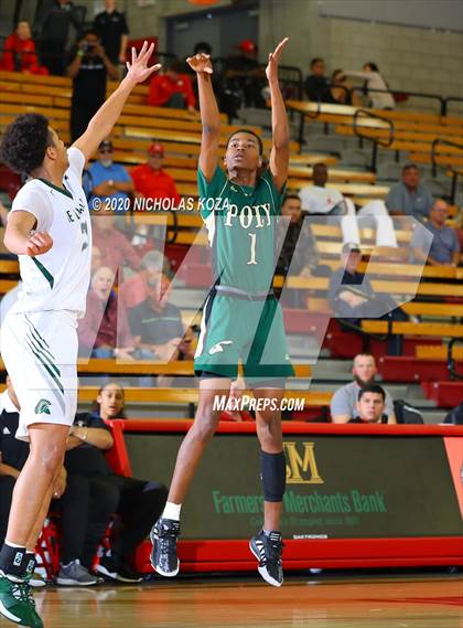 Thumbnail 3 in De La Salle vs. Long Beach Poly (Nike Extravaganza) photogallery.