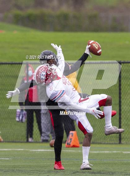 Thumbnail 2 in Bellport vs Half Hollow Hills East (Conference III Semi Finals) photogallery.