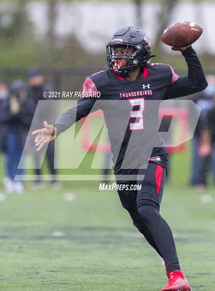 Thumbnail 3 in Bellport vs Half Hollow Hills East (Conference III Semi Finals) photogallery.