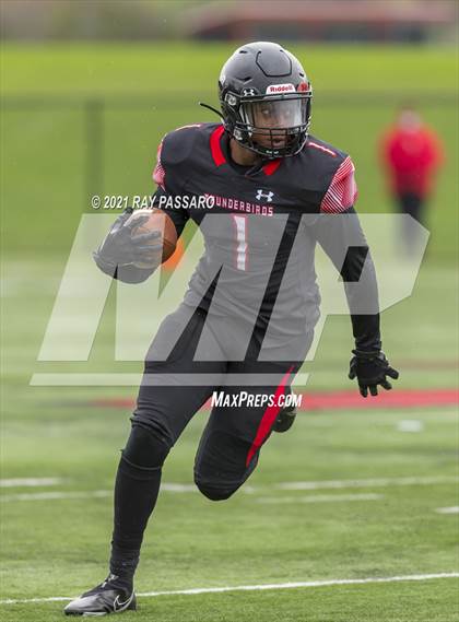 Thumbnail 2 in Bellport vs Half Hollow Hills East (Conference III Semi Finals) photogallery.