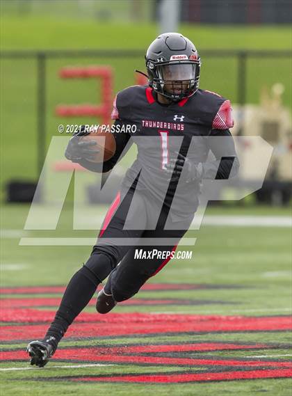 Thumbnail 1 in Bellport vs Half Hollow Hills East (Conference III Semi Finals) photogallery.