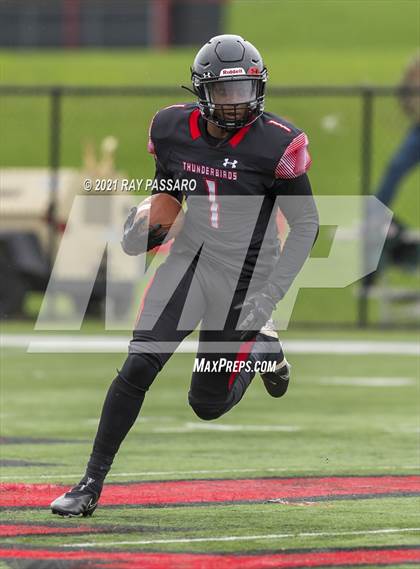 Thumbnail 2 in Bellport vs Half Hollow Hills East (Conference III Semi Finals) photogallery.
