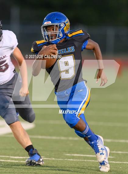 Thumbnail 3 in Lutheran vs The Christian School at Castle Hills photogallery.