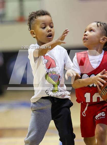 Thumbnail 1 in Regis Jesuit @ Grandview photogallery.