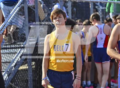 Thumbnail 2 in IHSAA Region 5 (3200 Meter Relay) photogallery.