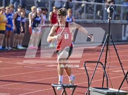 Thumbnail 3 in IHSAA Region 5 (3200 Meter Relay) photogallery.