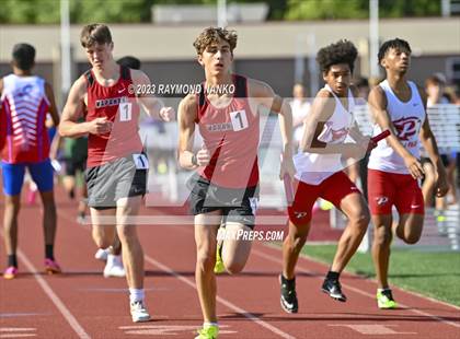 Thumbnail 2 in IHSAA Region 5 (3200 Meter Relay) photogallery.