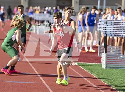 Thumbnail 2 in IHSAA Region 5 (3200 Meter Relay) photogallery.