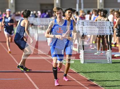 Thumbnail 2 in IHSAA Region 5 (3200 Meter Relay) photogallery.