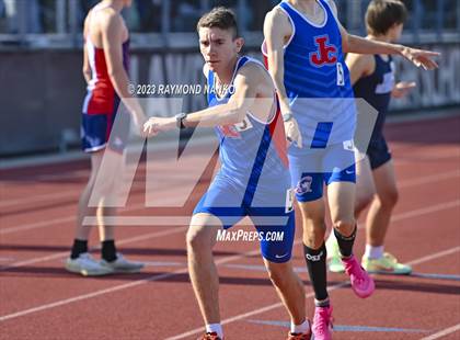 Thumbnail 1 in IHSAA Region 5 (3200 Meter Relay) photogallery.