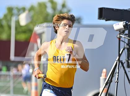 Thumbnail 1 in IHSAA Region 5 (3200 Meter Relay) photogallery.