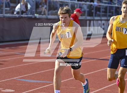Thumbnail 1 in IHSAA Region 5 (3200 Meter Relay) photogallery.