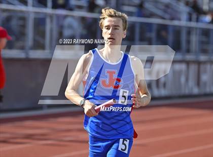 Thumbnail 2 in IHSAA Region 5 (3200 Meter Relay) photogallery.