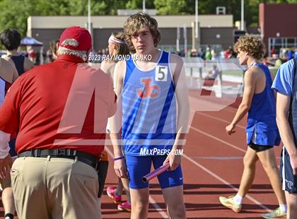 Thumbnail 1 in IHSAA Region 5 (3200 Meter Relay) photogallery.