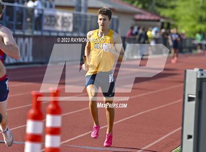 Thumbnail 2 in IHSAA Region 5 (3200 Meter Relay) photogallery.