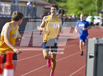 Thumbnail 3 in IHSAA Region 5 (3200 Meter Relay) photogallery.