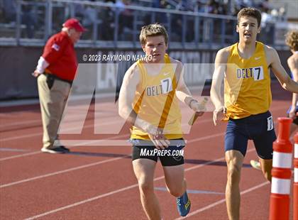 Thumbnail 1 in IHSAA Region 5 (3200 Meter Relay) photogallery.