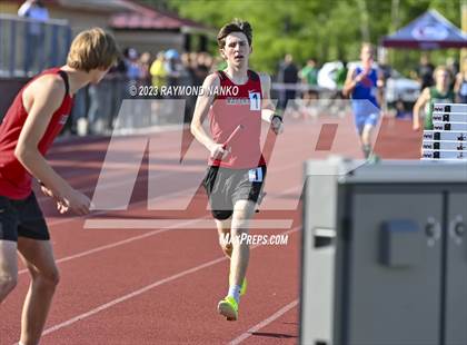 Thumbnail 3 in IHSAA Region 5 (3200 Meter Relay) photogallery.