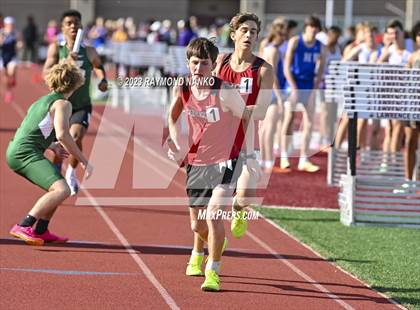 Thumbnail 3 in IHSAA Region 5 (3200 Meter Relay) photogallery.